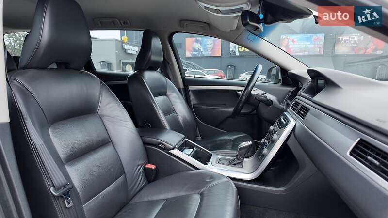 Универсал Volvo V70 2013 в Киеве