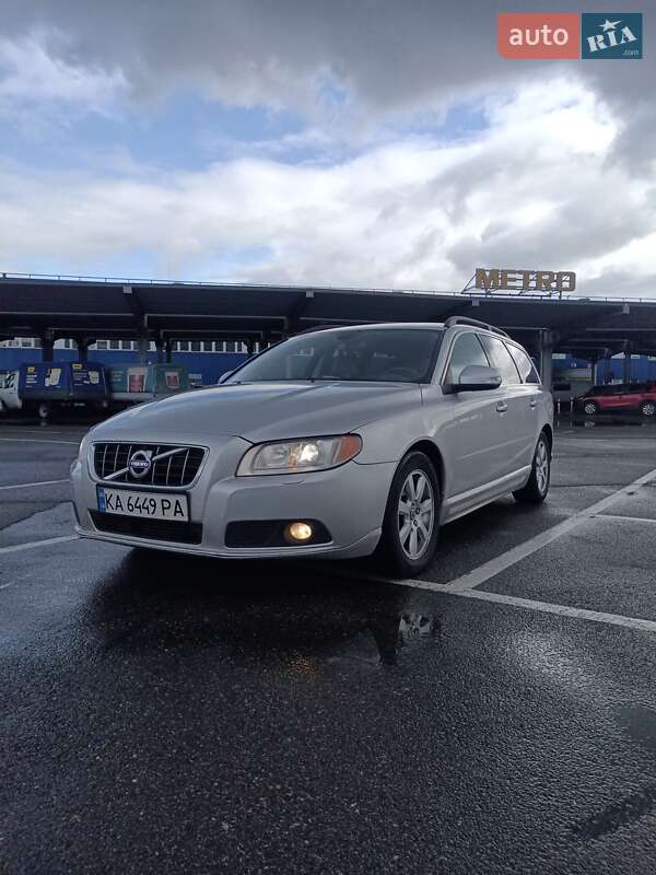 Универсал Volvo V70 2010 в Киеве