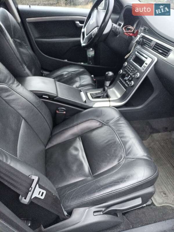 Универсал Volvo V70 2010 в Киеве