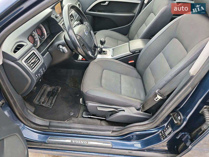 Универсал Volvo V70 2012 в Киеве фото 22 Универсал Volvo V70 2012 в Киеве