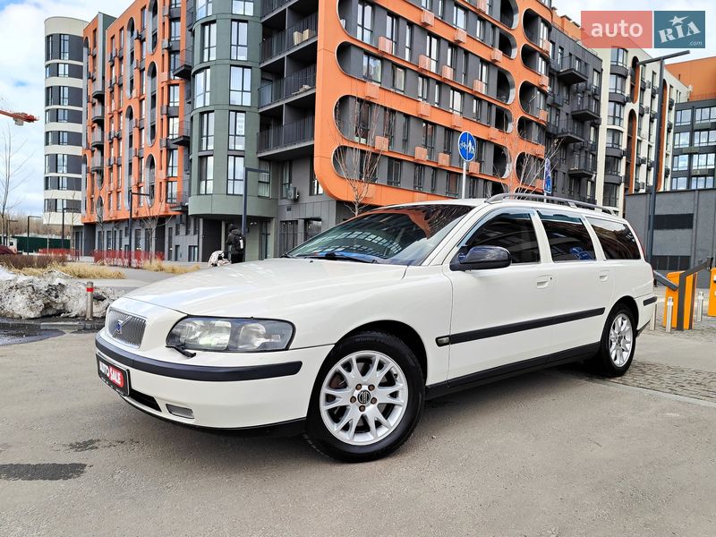 Универсал Volvo V70 2002 в Киеве