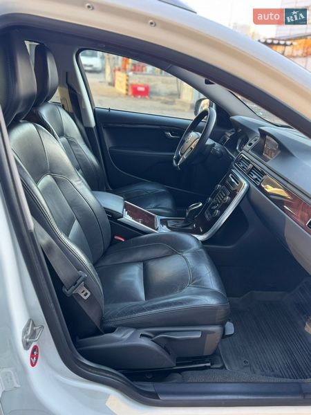 Универсал Volvo V70 2013 в Киеве