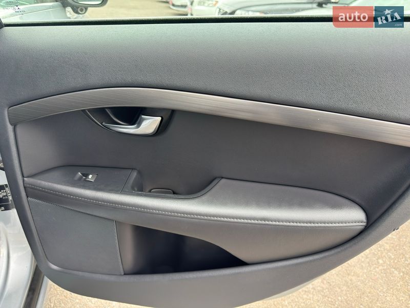 Универсал Volvo V70 2015 в Киеве