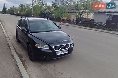 Универсал Volvo V70 2010 в Заре