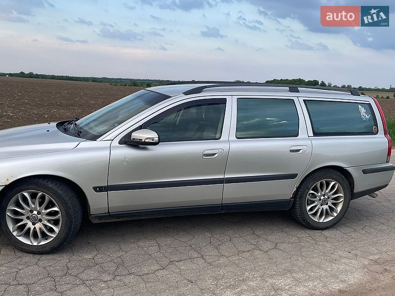 Универсал Volvo V70 2004 в Умани