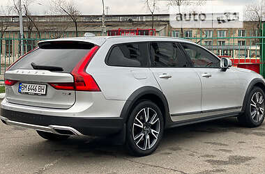 Универсал Volvo V90 Cross Country 2019 в 