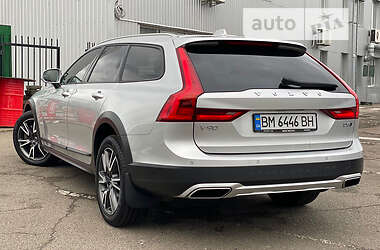 Универсал Volvo V90 Cross Country 2019 в 