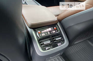 Универсал Volvo V90 Cross Country 2019 в 
