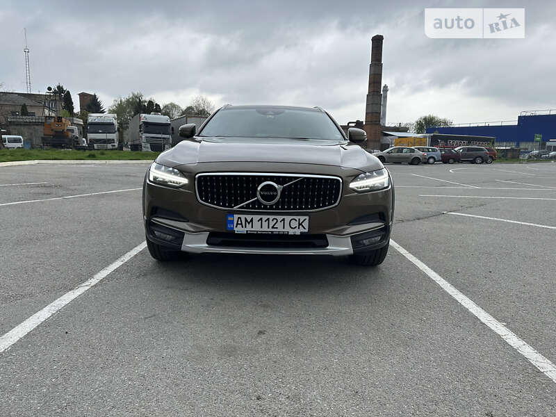 Універсал Volvo V90 Cross Country 2017 в Житомирі