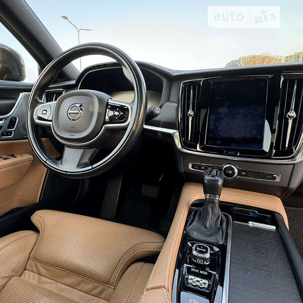 Універсал Volvo V90 Cross Country 2017 в Києві