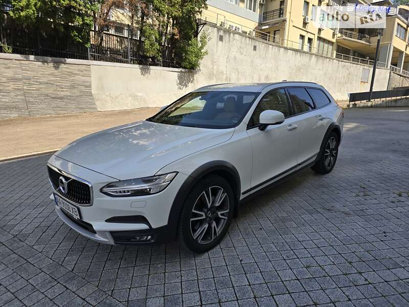 Универсал Volvo V90 Cross Country 2019 в Киеве