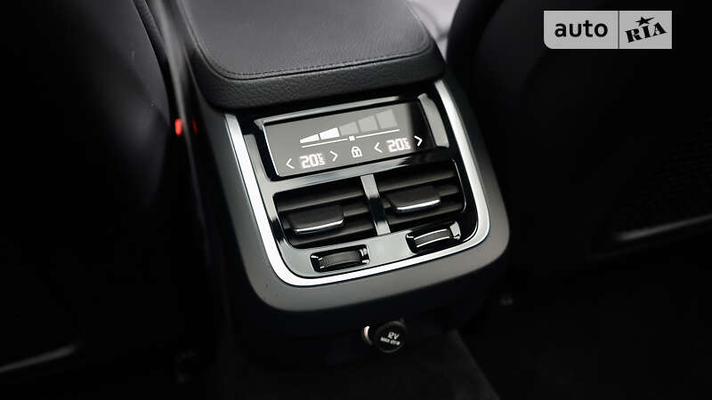 Универсал Volvo V90 Cross Country 2017 в Львове фото 41 Универсал Volvo V90 Cross Country 2017 в Львове