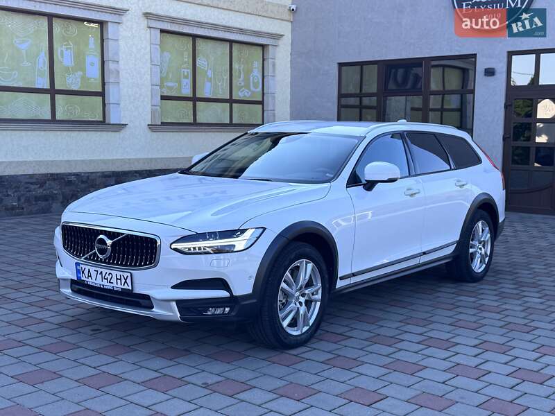 Універсал Volvo V90 Cross Country 2017 в Іршаві
