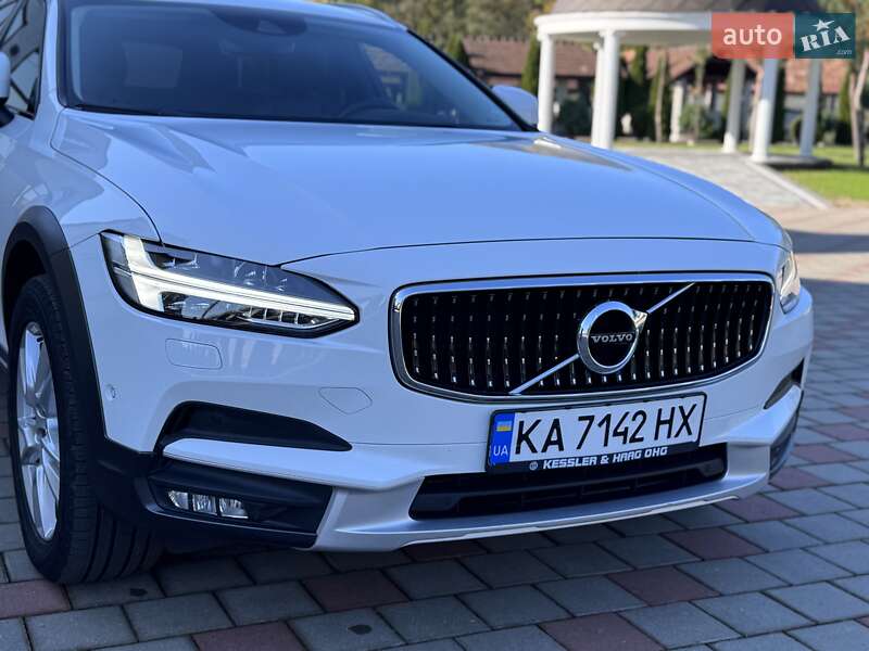 Універсал Volvo V90 Cross Country 2017 в Іршаві