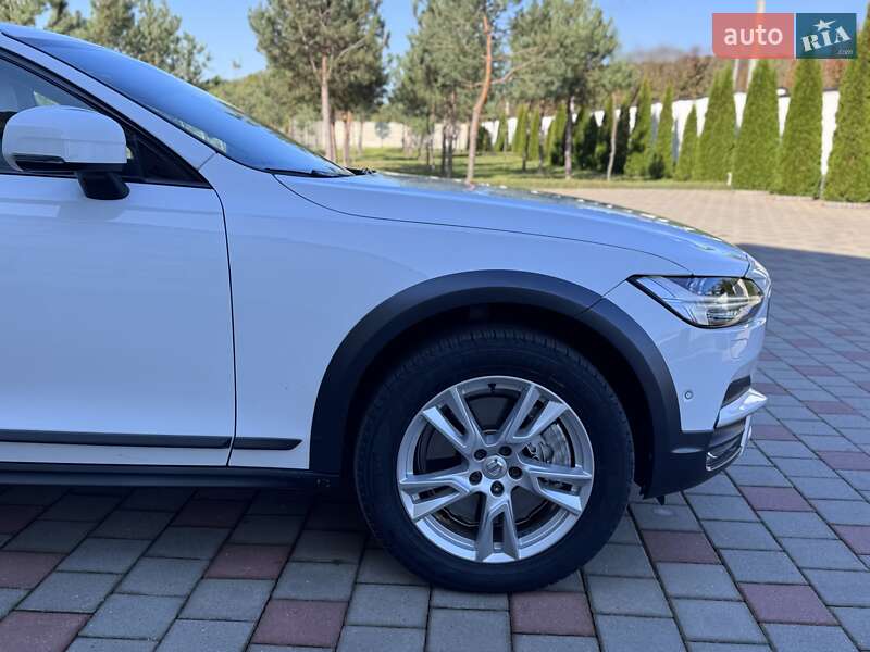 Універсал Volvo V90 Cross Country 2017 в Іршаві