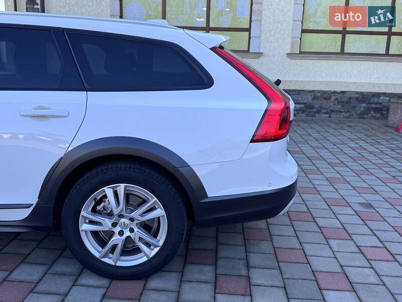 Універсал Volvo V90 Cross Country 2017 в Іршаві