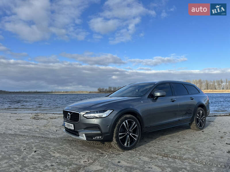 Универсал Volvo V90 Cross Country 2020 в 