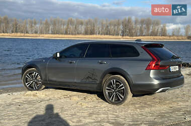 Универсал Volvo V90 Cross Country 2020 в 