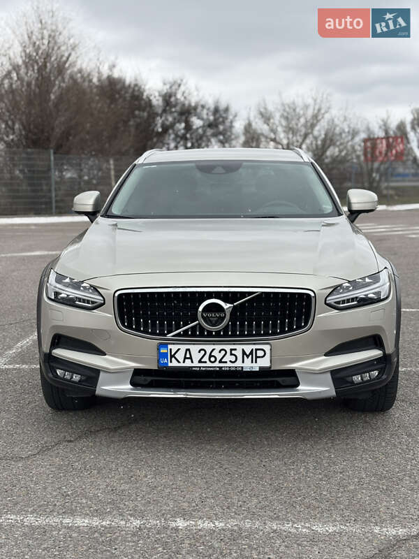 Volvo V90 Cross Country 2017