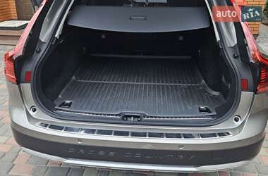 Универсал Volvo V90 Cross Country 2022 в 