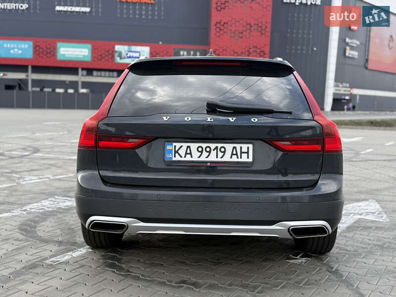 Универсал Volvo V90 Cross Country 2017 в Киеве