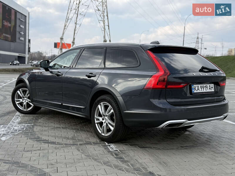Универсал Volvo V90 Cross Country 2017 в Киеве