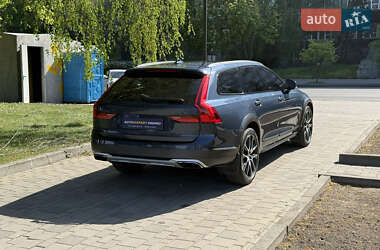Универсал Volvo V90 Cross Country 2020 в 
