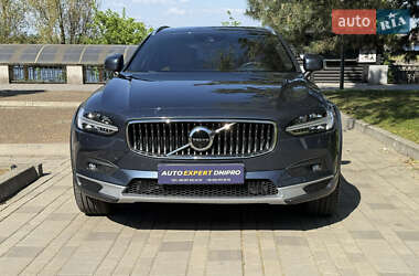 Универсал Volvo V90 Cross Country 2020 в 