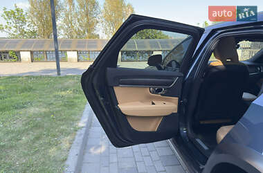 Универсал Volvo V90 Cross Country 2020 в 