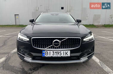Универсал Volvo V90 Cross Country 2020 в 