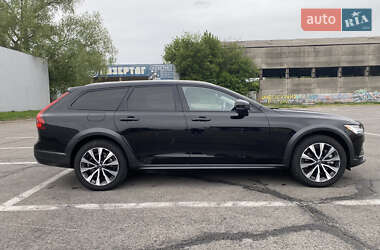 Универсал Volvo V90 Cross Country 2020 в 