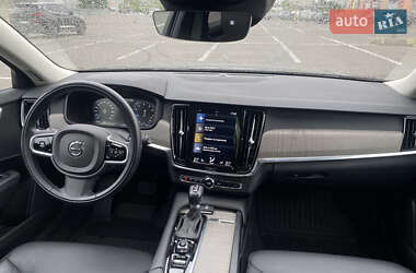 Универсал Volvo V90 Cross Country 2020 в 