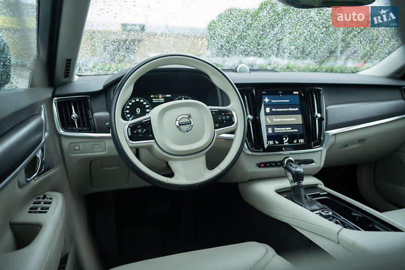 Універсал Volvo V90 Cross Country 2017 в Житомирі