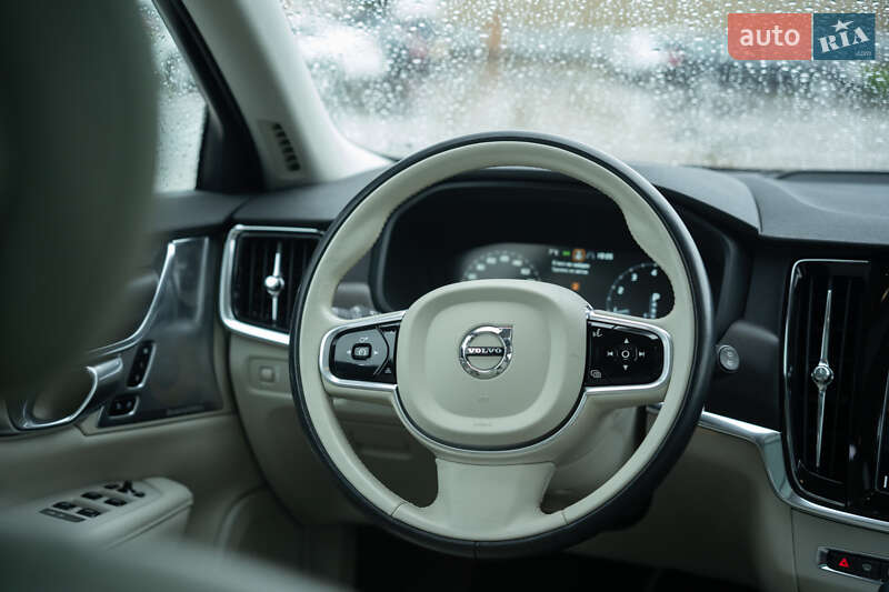 Універсал Volvo V90 Cross Country 2017 в Житомирі