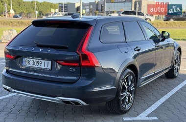 Универсал Volvo V90 Cross Country 2018 в 