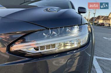 Универсал Volvo V90 Cross Country 2018 в 