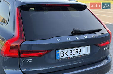 Универсал Volvo V90 Cross Country 2018 в 