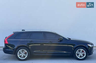 Универсал Volvo V90 Cross Country 2017 в 