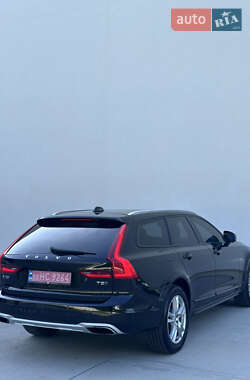 Универсал Volvo V90 Cross Country 2017 в 