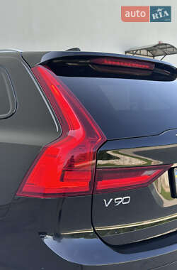 Универсал Volvo V90 Cross Country 2017 в 