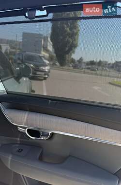 Универсал Volvo V90 Cross Country 2020 в 