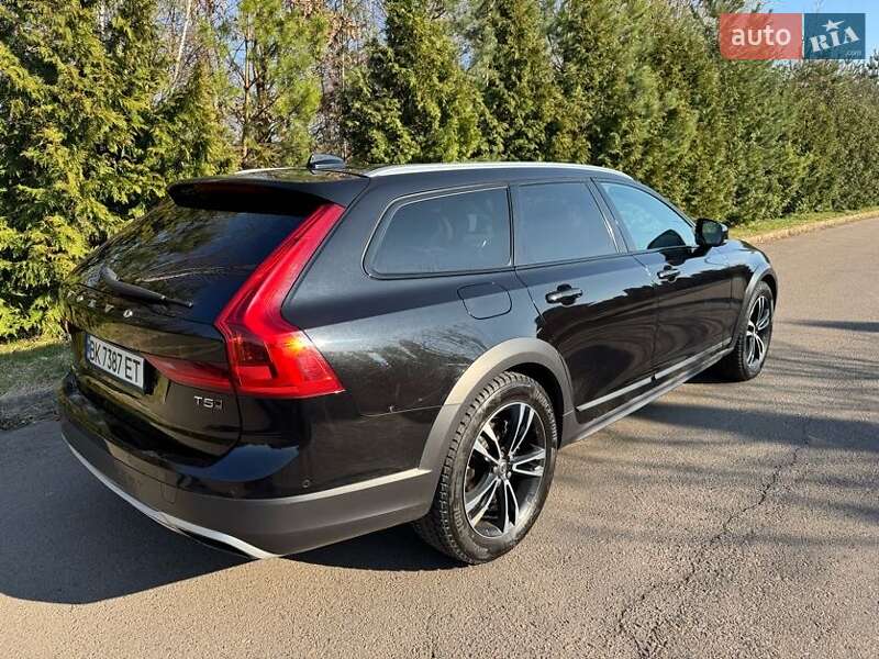 Універсал Volvo V90 Cross Country 2017 в Рівному