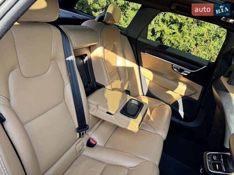 Універсал Volvo V90 Cross Country 2017 в Рівному
