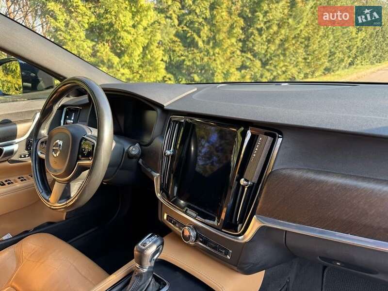 Універсал Volvo V90 Cross Country 2017 в Рівному