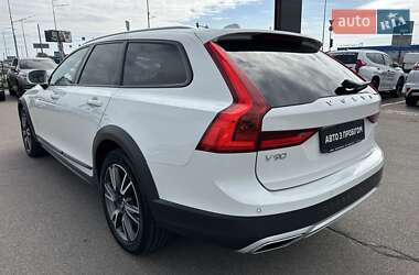 Универсал Volvo V90 Cross Country 2019 в 