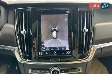 Универсал Volvo V90 Cross Country 2019 в 