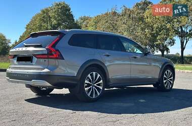 Универсал Volvo V90 Cross Country 2022 в 