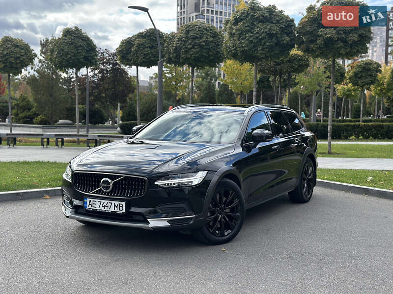 Volvo V90 Cross Country 2022