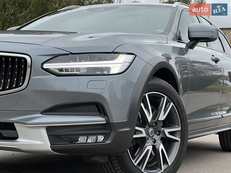 Універсал Volvo V90 Cross Country 2018 в Києві