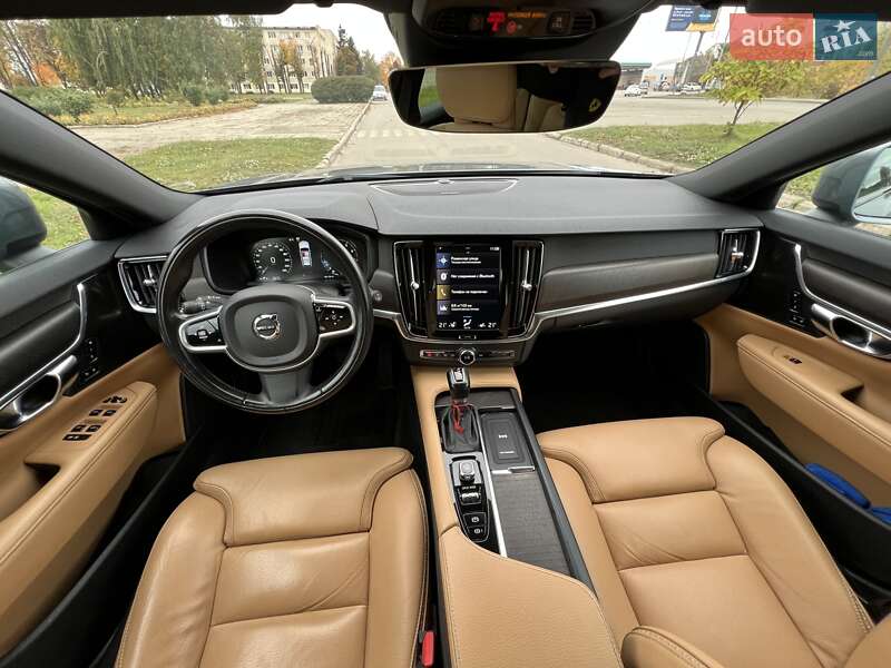 Універсал Volvo V90 Cross Country 2018 в Києві